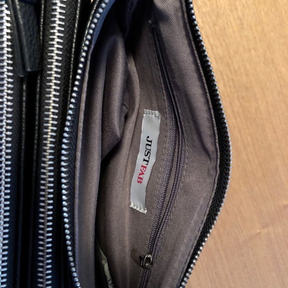 JustFab Wristlet - Picture 3 of 4